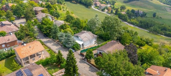 5 rooms Villa in Viano, Italy No. 278867 2