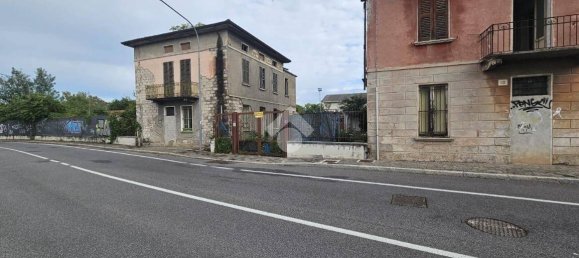 Gewerbliche Immobilie in Brescia, Italy 800m², Nr. 128936 2