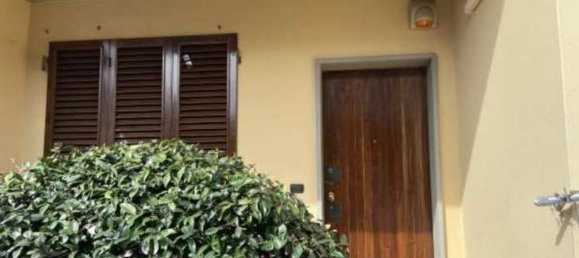 5 rooms Apartment in Prato, Italy No. 277360 2