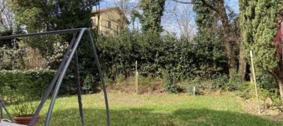 5 rooms Apartment in Prato, Italy No. 277360 16