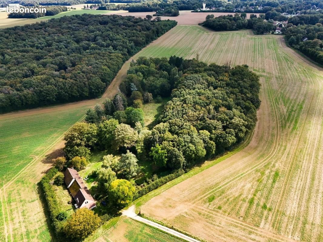 5 bedrooms House in Courtenay, France No. 243675