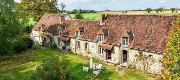 5 bedrooms House in Courtenay, France No. 243675 5