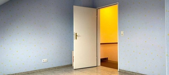 Здание с 5 комнатами в Эссен, Германия № 6092 5