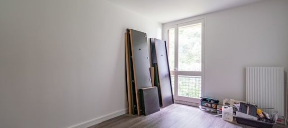 Apartamento de 3 dormitorios en Neuilly-Plaisance, France No. 165930 36