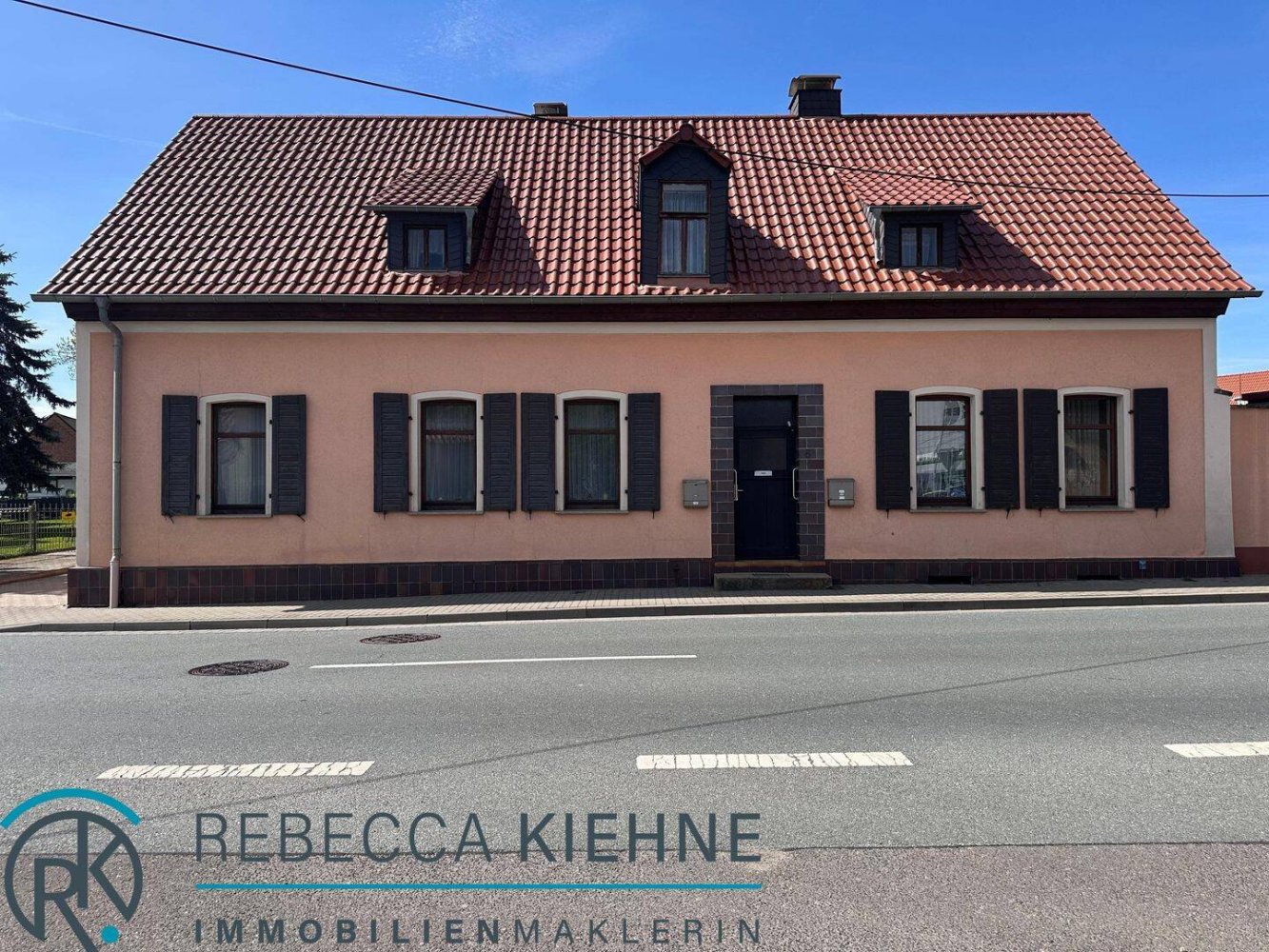 Коммерческая недвижимость с 4 спальнями в Зале, Германия № 245510