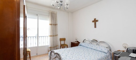 Casa de 3 dormitorios en Granada, Spain No. 148980 2