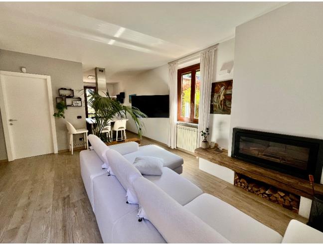 Casa de 2 dormitorios en Taino, Italy No. 378191