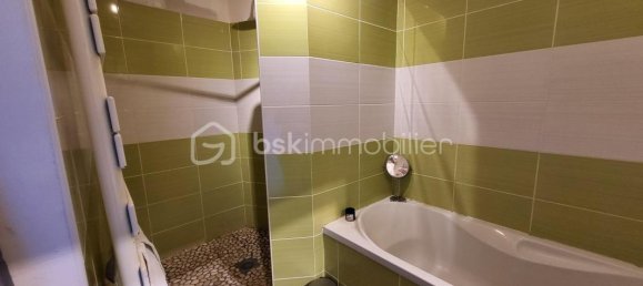 4 Schlafzimmer Haus in Saint-Hilaire-de-la-Cote, France, Nr. 201547 5