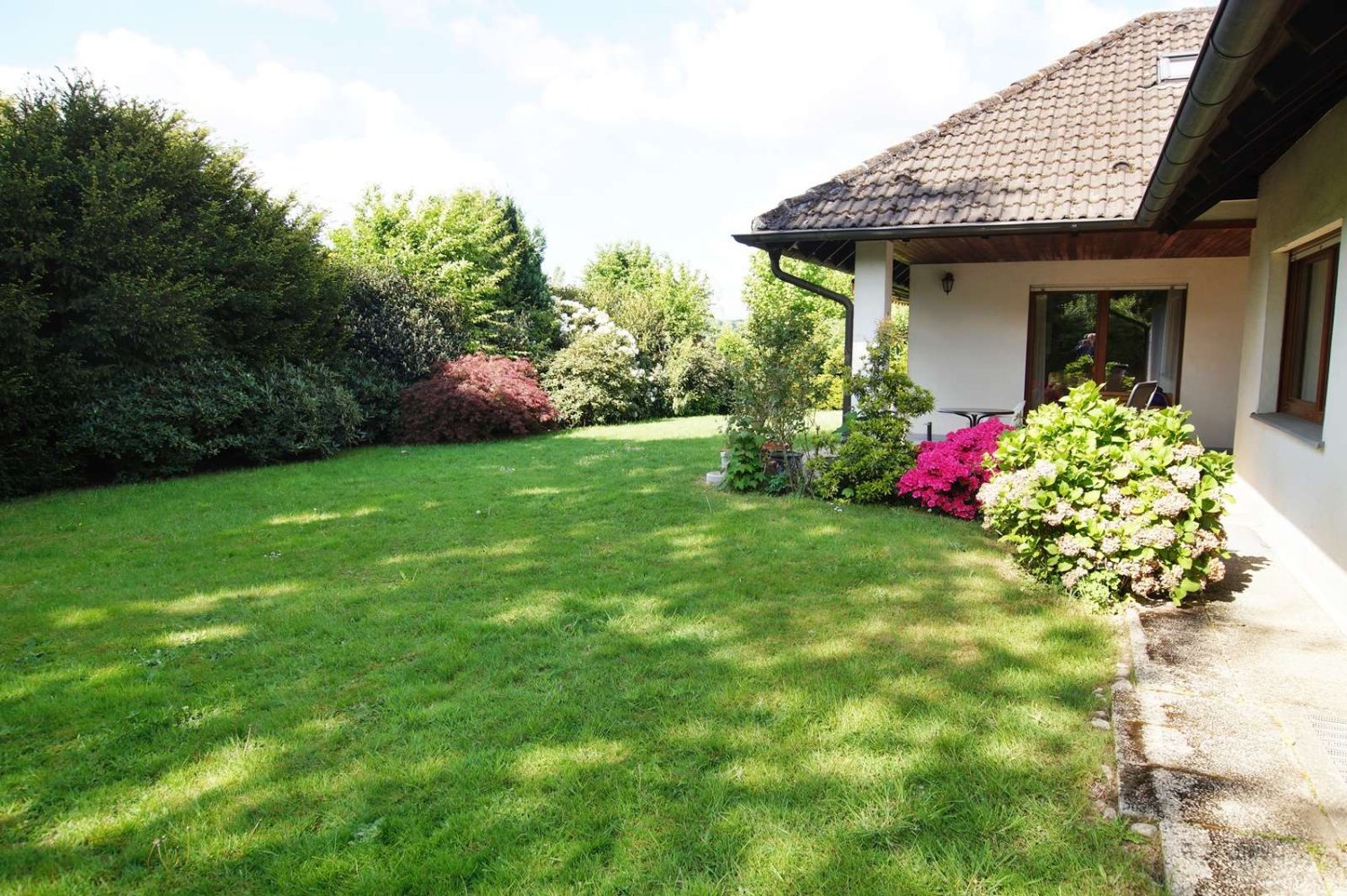 Бунгало с 5 спальнями в Меттман, Германия № 235933