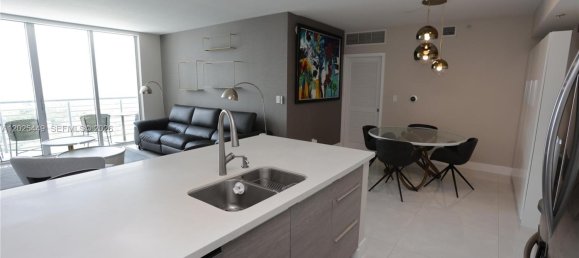 2 Schlafzimmer Gewerbliche Immobilien in Miami, USA, Nr. 615054 13