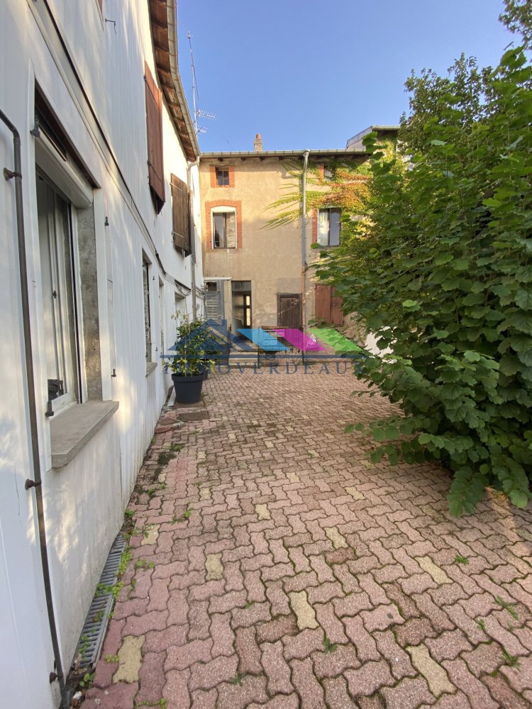 18-salle Bâtiment à Lunéville, France No. 224021