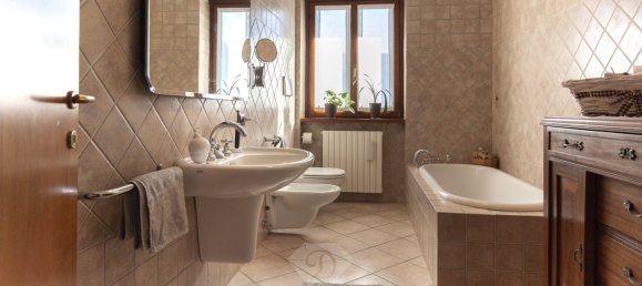 Вилла с 3 спальнями в Сумираго, Италия № 85157 41