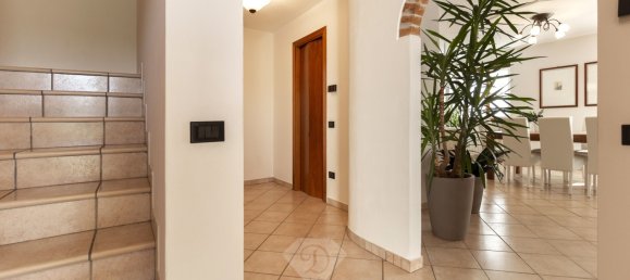 Вилла с 3 спальнями в Сумираго, Италия № 85157 2