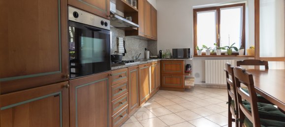 Вилла с 3 спальнями в Сумираго, Италия № 85157 36