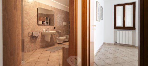 Вилла с 3 спальнями в Сумираго, Италия № 85157 16