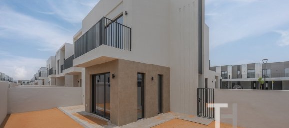 4 bedrooms Villa in Dubai South (Dubai World Central), UAE No. 32201 2