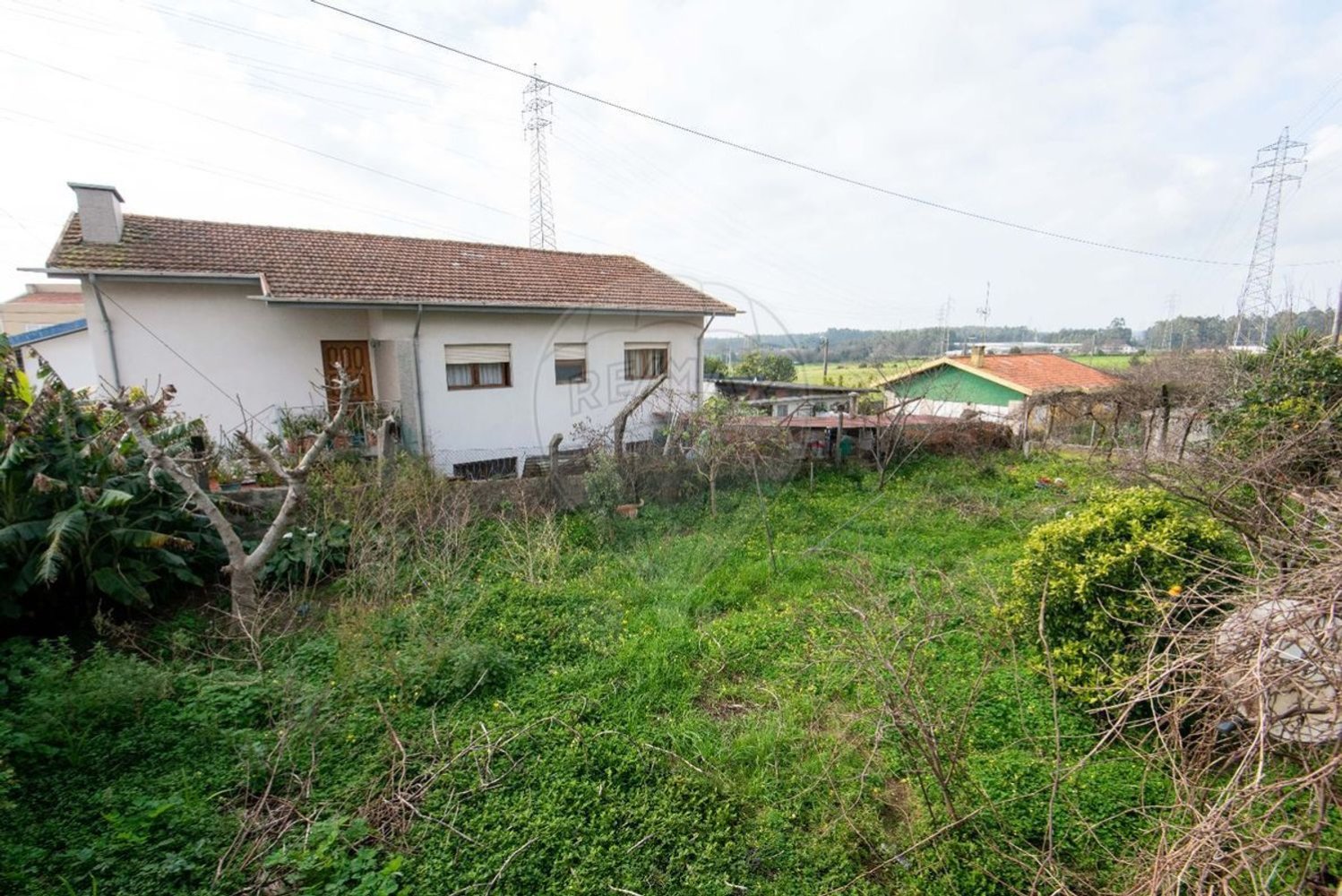 310m² Land in Castelo da Maia, Portugal No. 13059