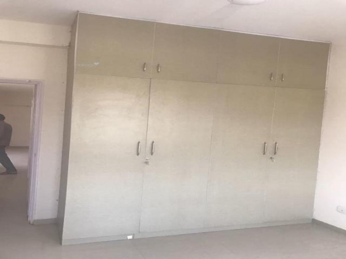 4 bedrooms House in Gurgaon, India No. 42783