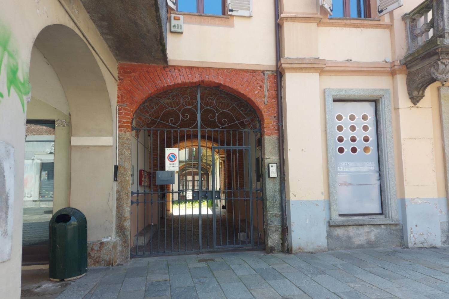 37m² Commercial property in Chivasso, Italy No. 315117