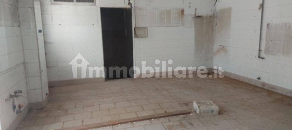 37m² Commercial property in Chivasso, Italy No. 315117 2