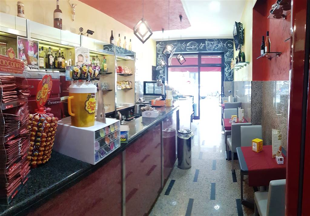 Propiedad comercial de 2 habitaciónes en Villafranca Tirrena, Italy No. 47339