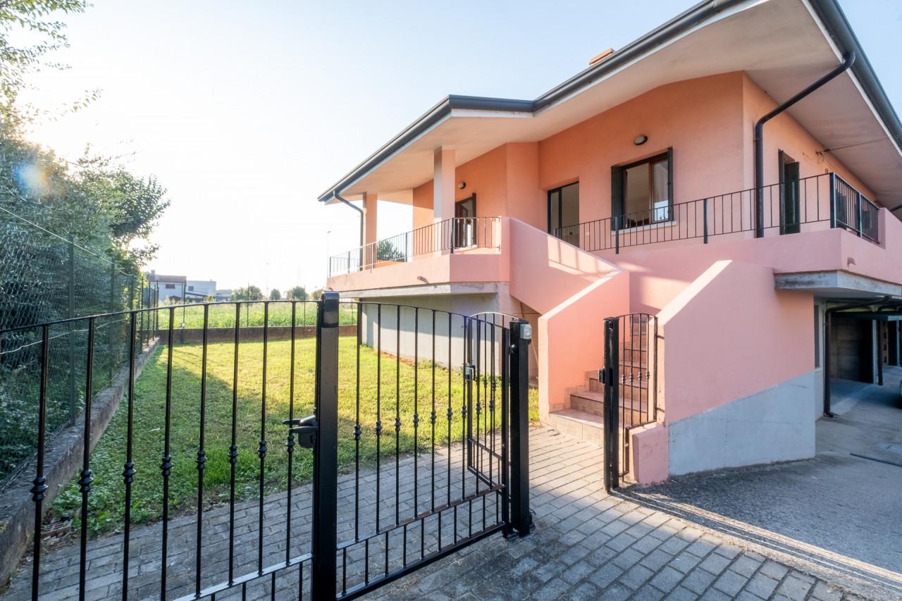 4-Zimmer Villa in Belfiore, Italy, Nr. 236479