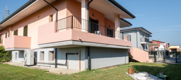 4-Zimmer Villa in Belfiore, Italy, Nr. 236479 3