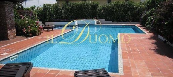 4 rooms Villa in Novara, Italy No. 163069 3