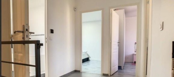 3 Schlafzimmer Haus in Le Blanc-Mesnil, France, Nr. 175794 4