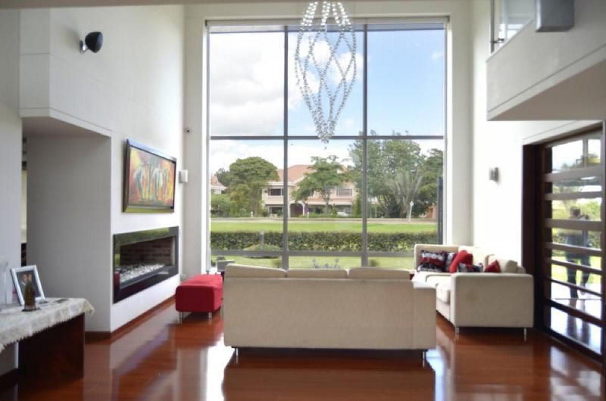 4 bedrooms House in Cundinamarca, Colombia No. 8587