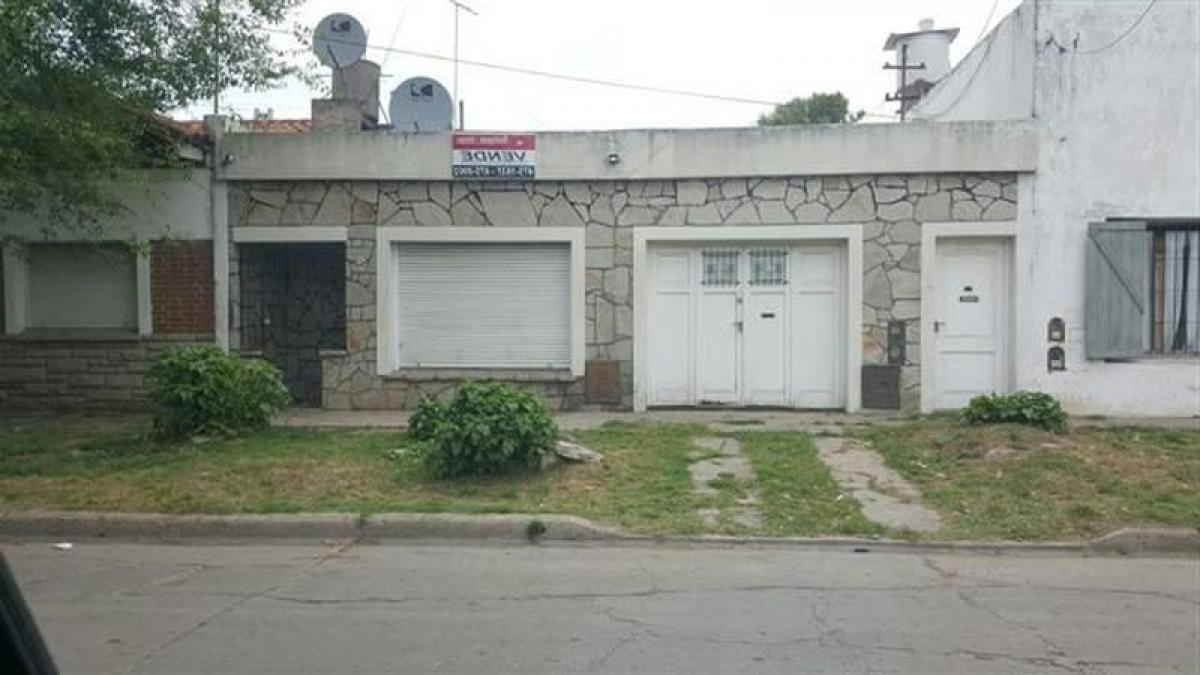 2 bedrooms House in Mar del Plata, Argentina No. 75128