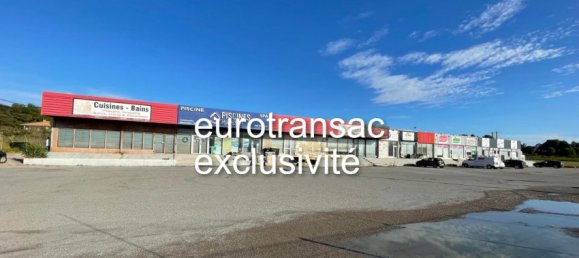 60m² Commercial property in Occitanie, France No. 348801 2