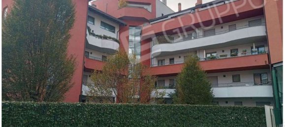 3 rooms Apartment in Legnano, Italy No. 303747 2