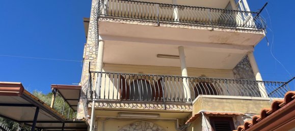 3 bedrooms Apartment in Monreale, Italy No. 325737 2