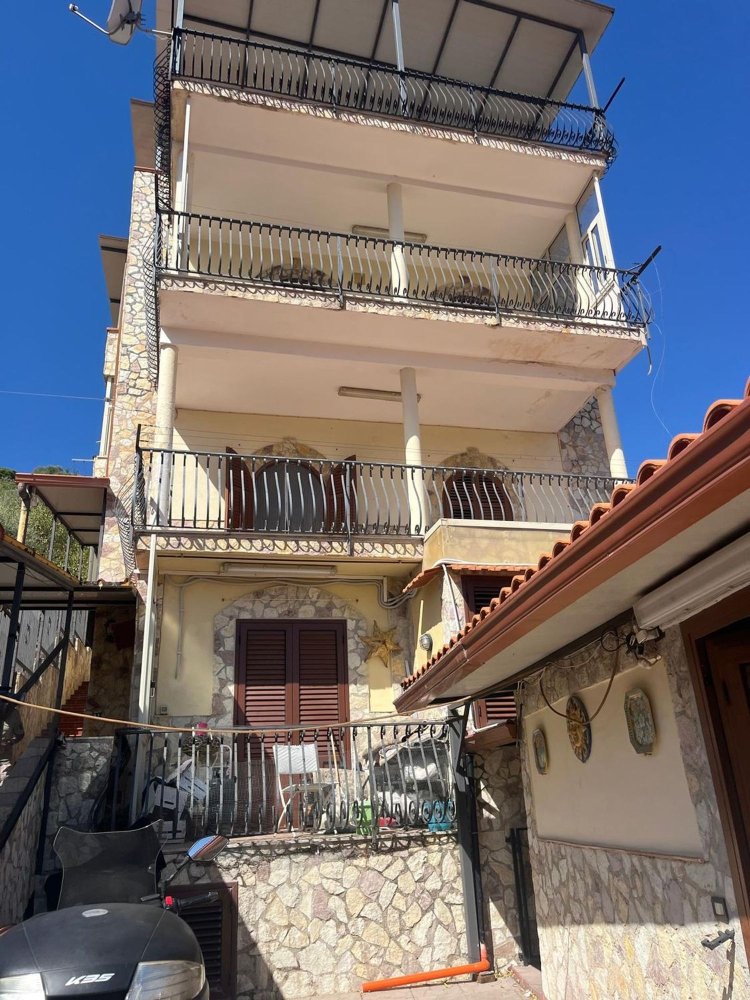 3 bedrooms Apartment in Monreale, Italy No. 325737