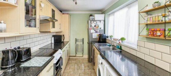 3 bedrooms House in Havant, United Kingdom No. 10896 2