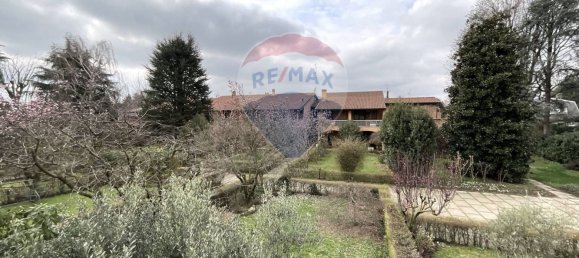 3 bedrooms Apartment in Arese, Italy No. 170012 6