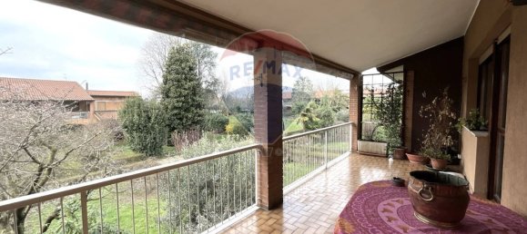 3 bedrooms Apartment in Arese, Italy No. 170012 2