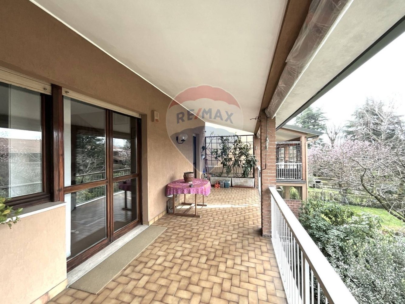 3 bedrooms Apartment in Arese, Italy No. 170012