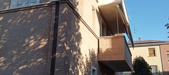 Apartamento T9 em Reggio Emilia, Italy N.º 325261 2