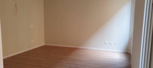 3 rooms Apartment in Sassuolo, Italy No. 15116 3