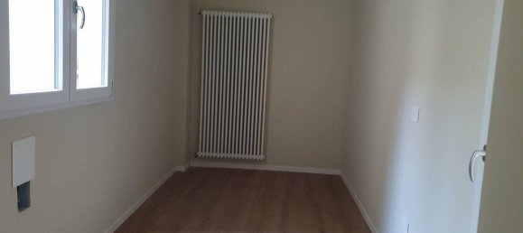 3 rooms Apartment in Sassuolo, Italy No. 15116 7