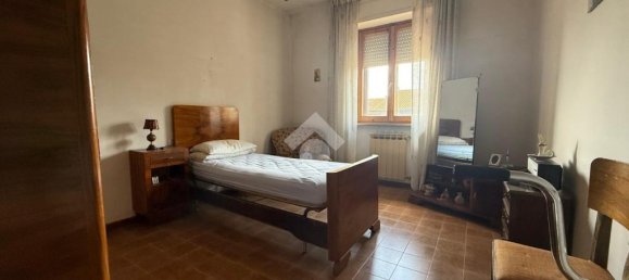 Apartamento de 3 dormitorios en Gubbio, Italy No. 361638 21
