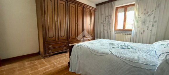 Apartamento de 3 dormitorios en Gubbio, Italy No. 361638 20