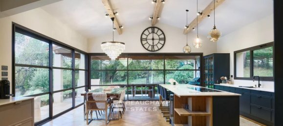 5 bedrooms Villa in Valbonne, France No. 295434 4