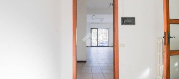 2-salle Propriété commerciale à Capriolo, Italy No. 15340 15