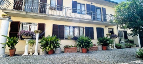 3 bedrooms House in Bressana Bottarone, Italy No. 372652 12