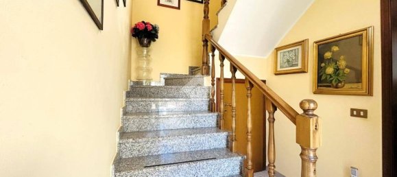 3 bedrooms House in Bressana Bottarone, Italy No. 372652 31