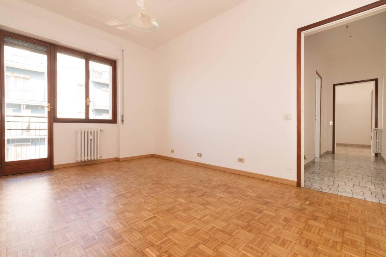 2 rooms Apartment in Milan, Italy No. 242183