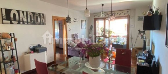 2 Schlafzimmer Wohnung in Rome, Italy, Nr. 318473 2